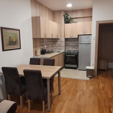 Ogi Apartman Apartment พอดโกริกา ภายนอก รูปภาพ