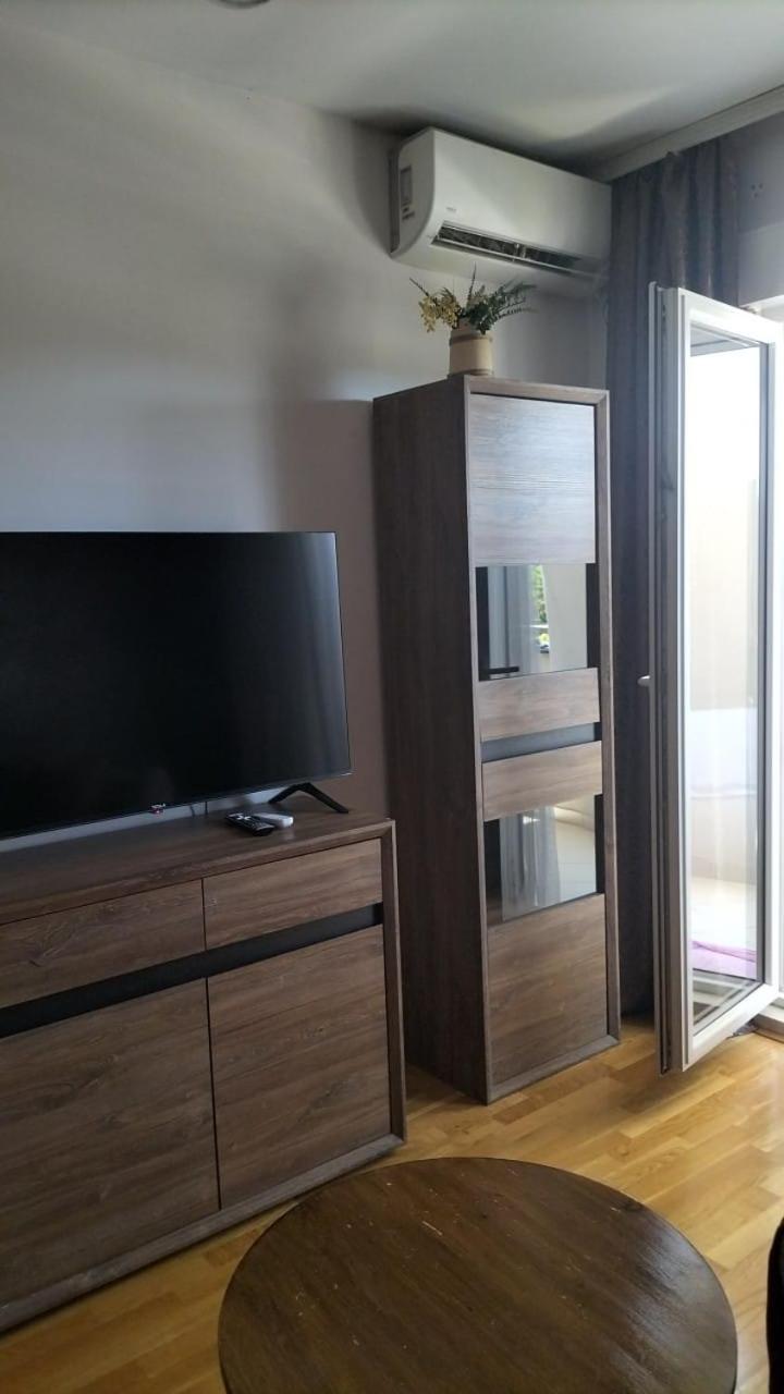 Ogi Apartman Apartment พอดโกริกา ภายนอก รูปภาพ